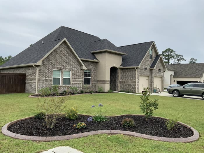 Landscape curb by Decorative Concrete Designs