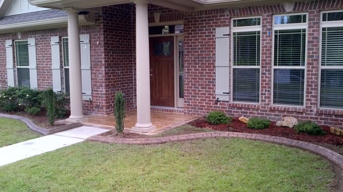 Landscape curb by Decorative Concrete Designs
