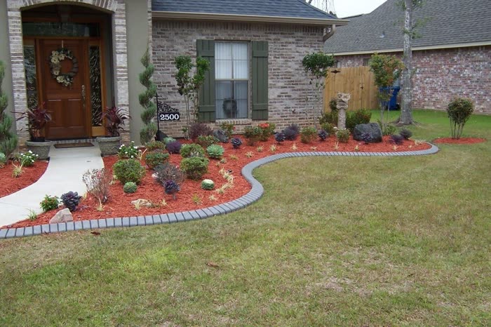 Landscape curb by Decorative Concrete Designs